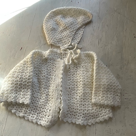 Vintage Hand Knit Baby Sweater Hat Set Cream Button Cardigan Girls 12-18 Months‎ - Picture 3 of 7